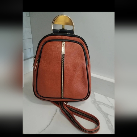 NWT! Valentina Italian Pebbled Leather Orange Backpack Sling/Shoulder Bag - Picture 4 of 14